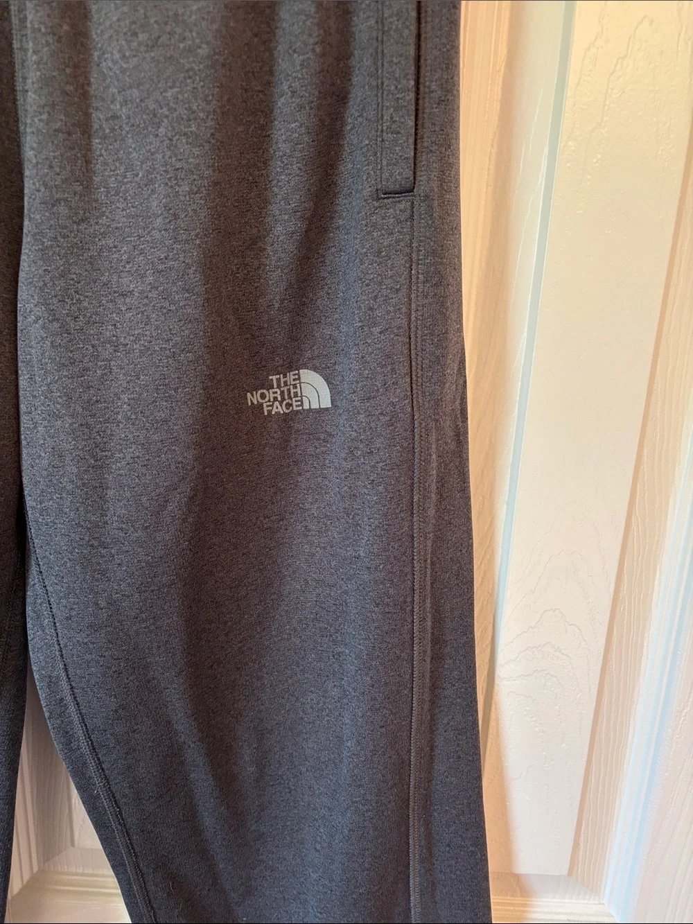 The North Face Men’s Small Dark Gray Sweat Pants with Logo